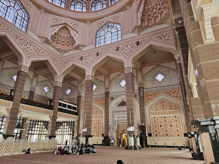 Interior of the Putra Mosque