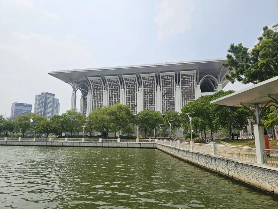Masjid Besi