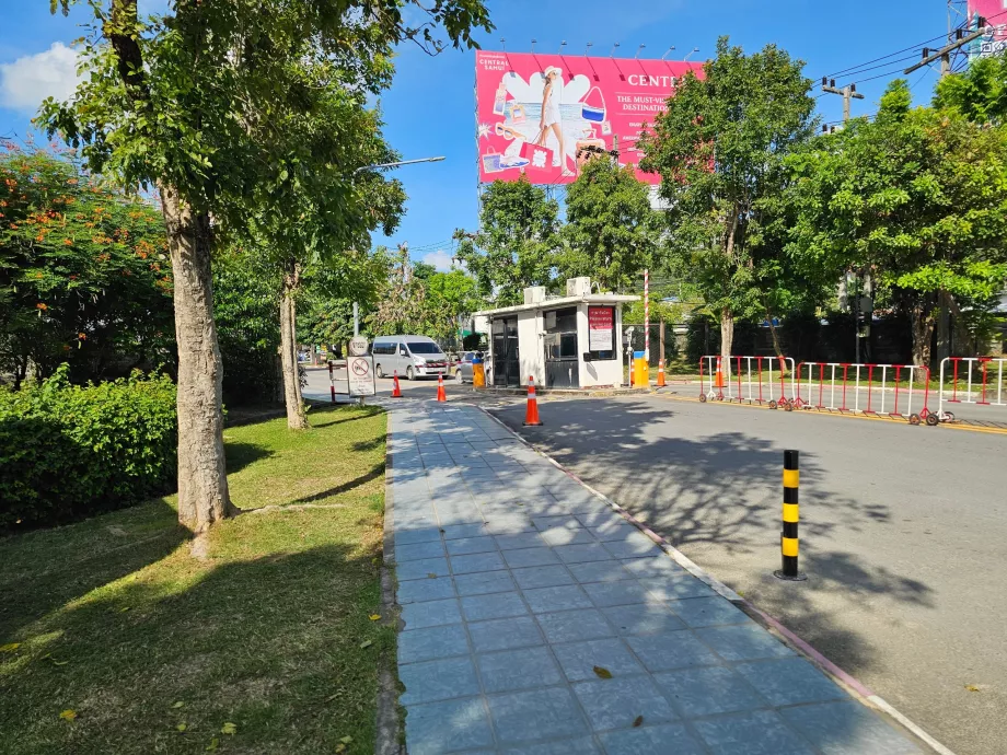 Directions to Bolt / Grab outside the airport area