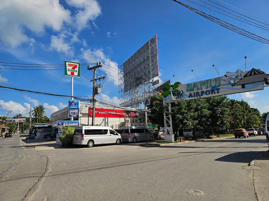 Bolt / Grab cars can stop here