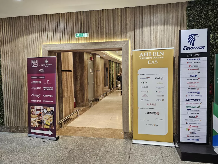 Access to Plaza Premium and Ahlein Lounges