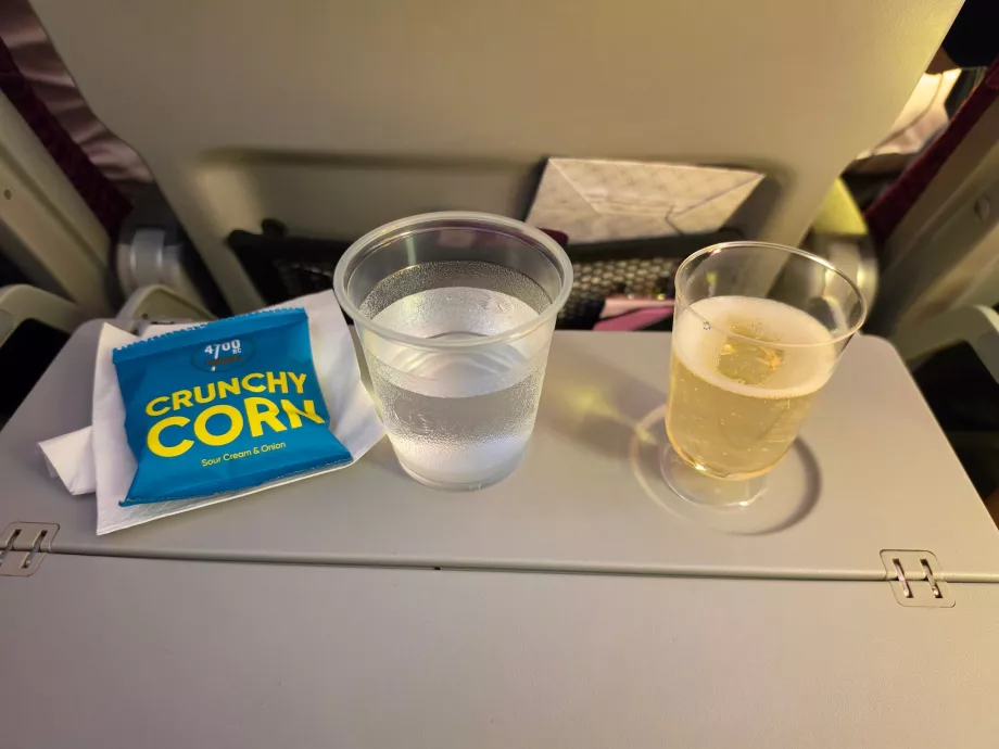 First refreshments: sweetcorn, water and sparkling wine