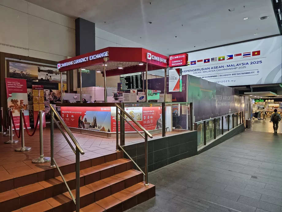 Exchange office, Terminal 2, public part