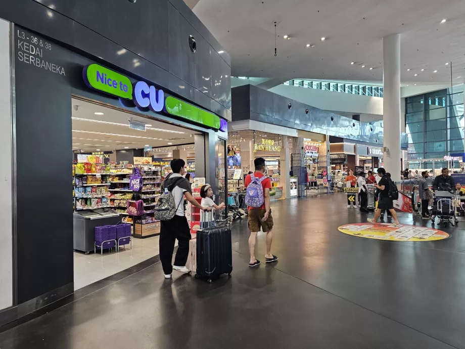 Minimarket, Terminal 2, public area