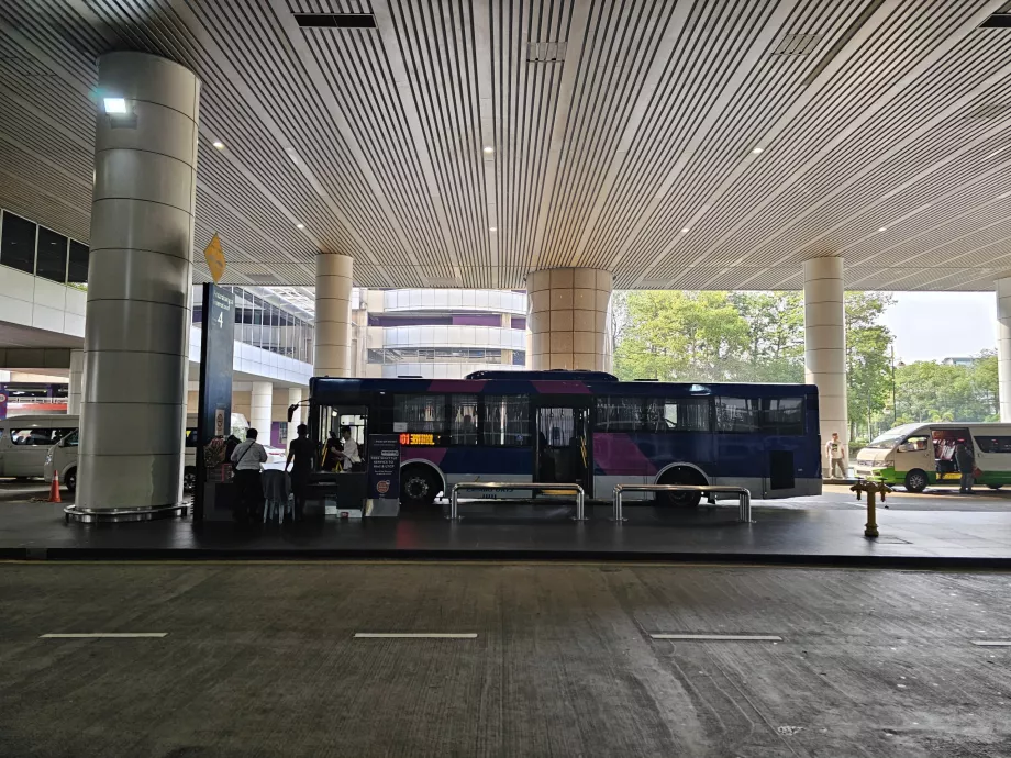 Shuttle bus stop, Terminal 1