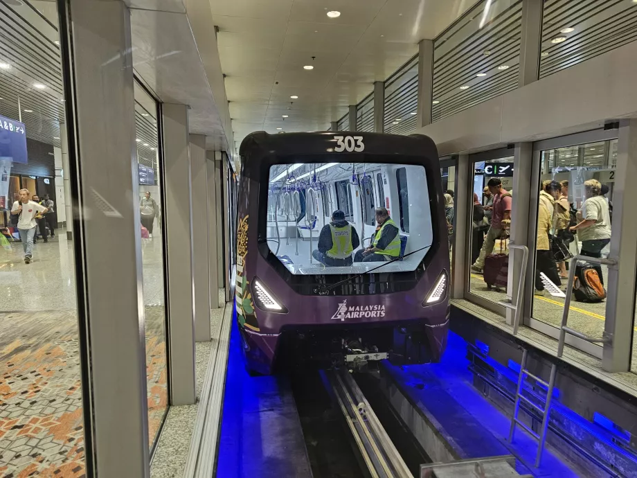 Automatic train to C1-C37 gates