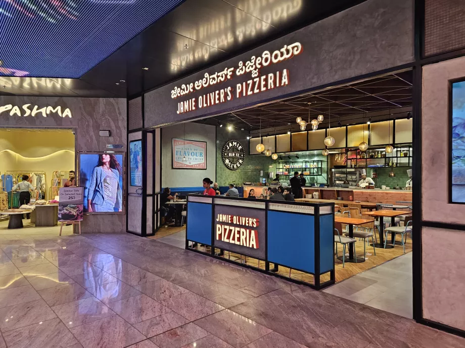 Jamie Oliver's Pizzeria, Terminal 2, Transit Zone