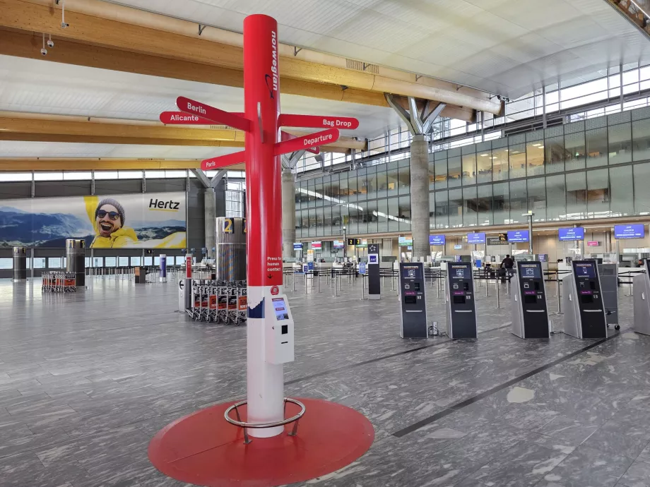 Totem with Norwegian destinations