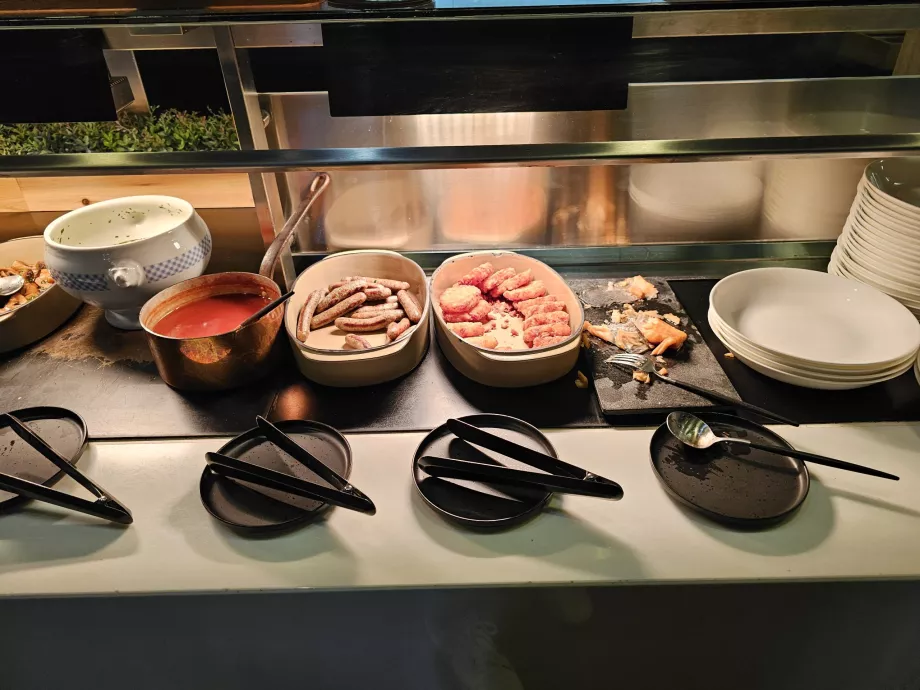Buffet - hot breakfast offer