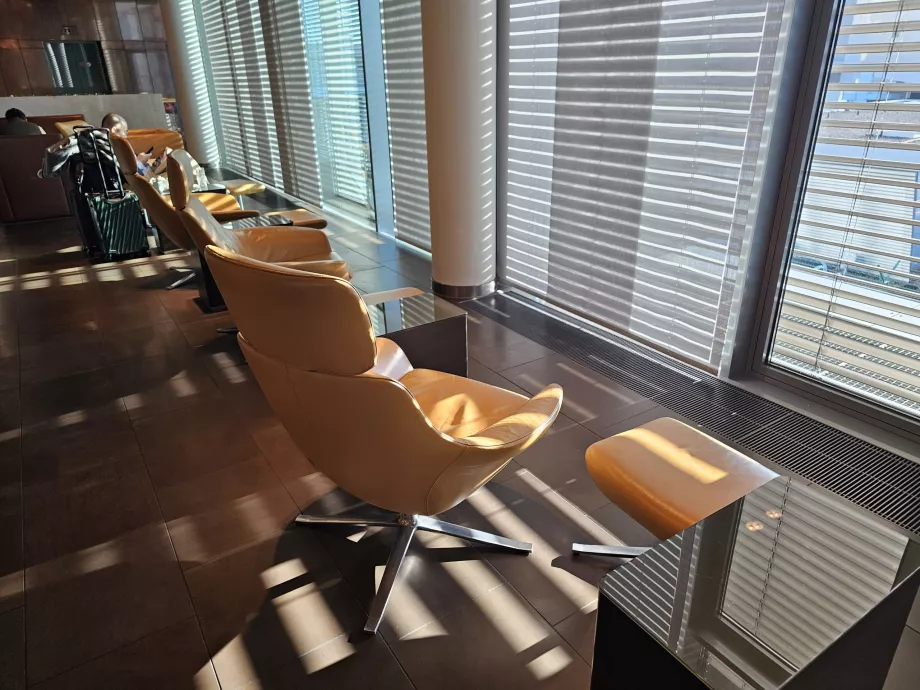 Lounge environment - comfortable seats