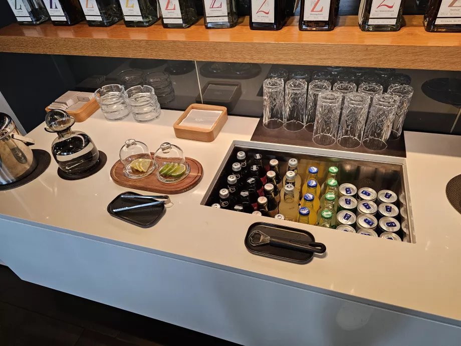 Drinks in the smoking room