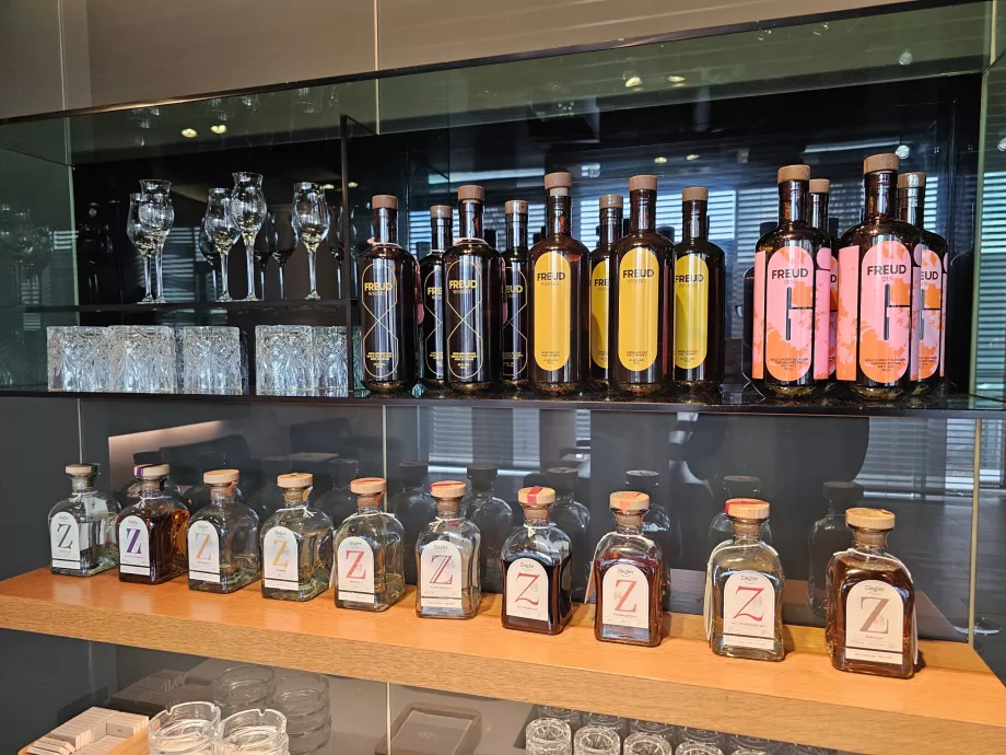 Alcohol in the smoking room