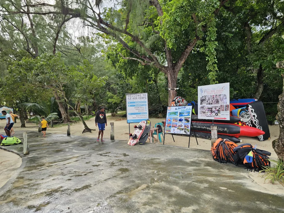 Water sports on Ile aux Cerfs