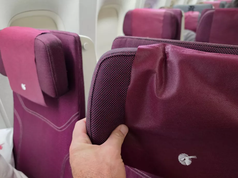 Mouldable headrest