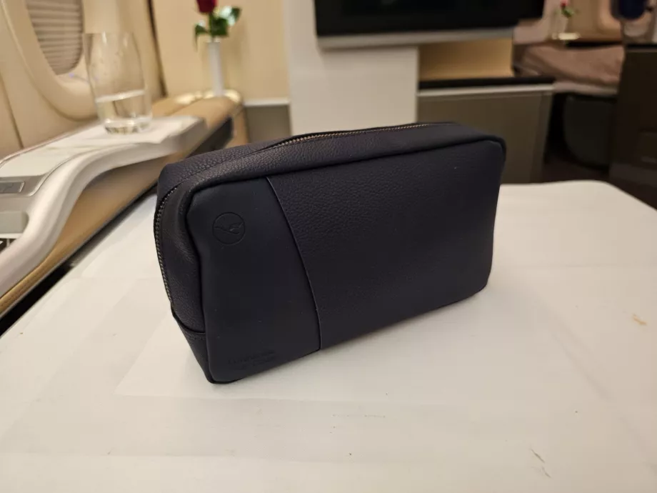 Amenity-kit - pouch