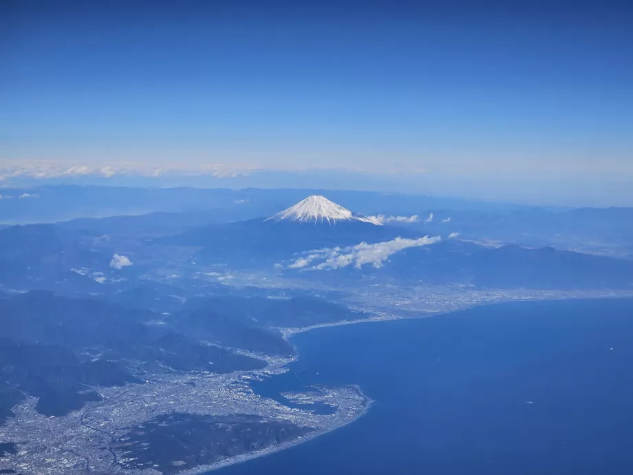 View of Mount Fuji on approach to Haneda Airport (flight FRA-HND)