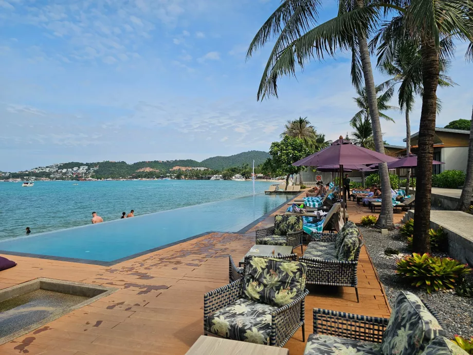 Tropicana Club at Bangrak Beach