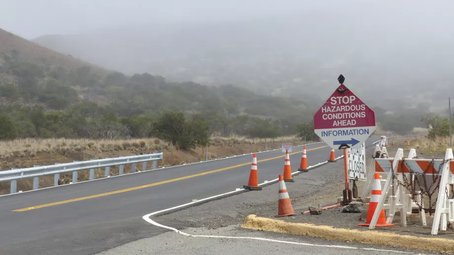 Information sign at the beginning of Mauna Kea Road
