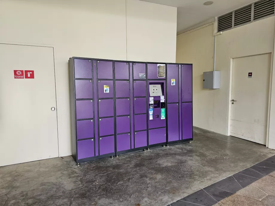 Luggage storage at the main entrance