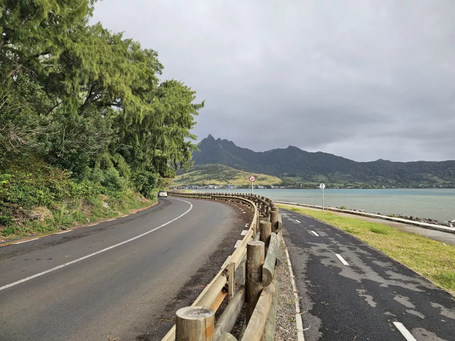 Circular road around the island