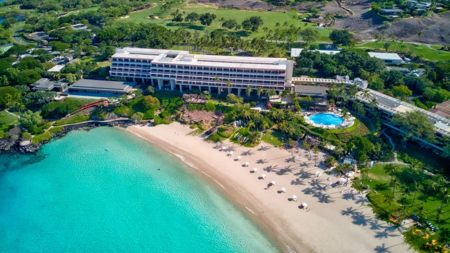 Resort on Mauna Kea Beach