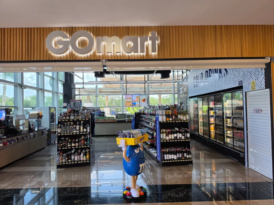 Convenience shop in the public area of the arrivals hall