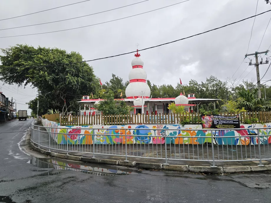 Hindu temple in Quatre Cocos