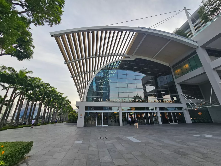 Entrance to Marina Bay Sands Shoppes