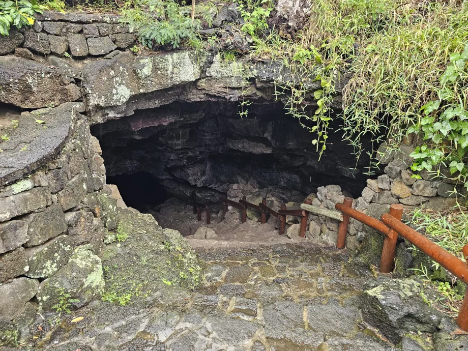 Roches Noires Cave
