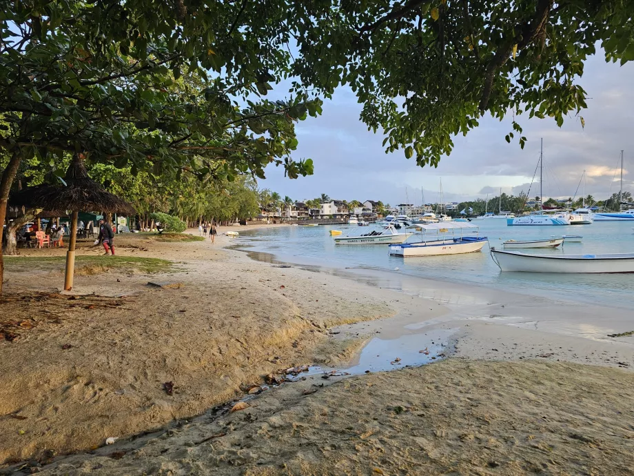 Grand Baie beach