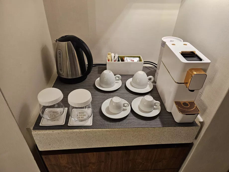 Capsule coffee machine