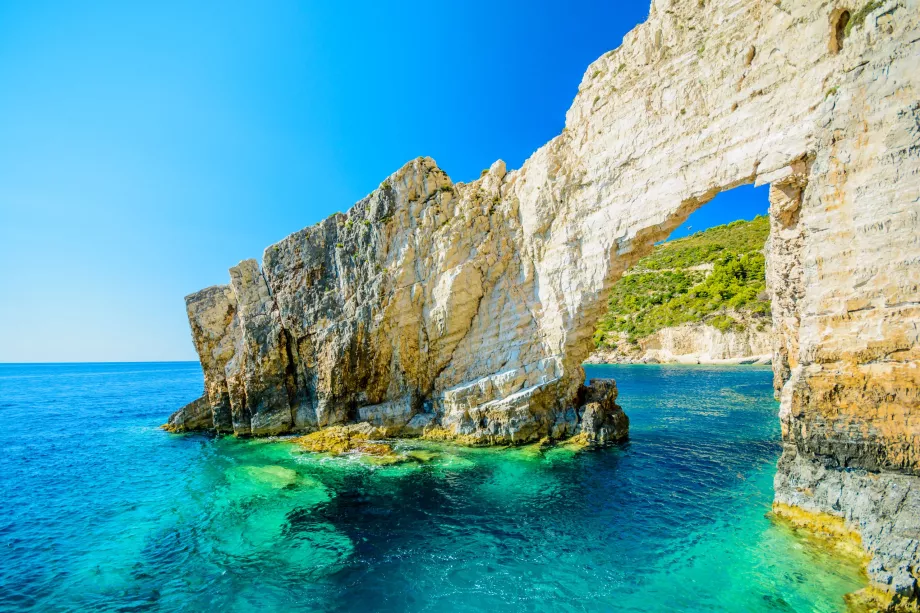 Keri rock arch