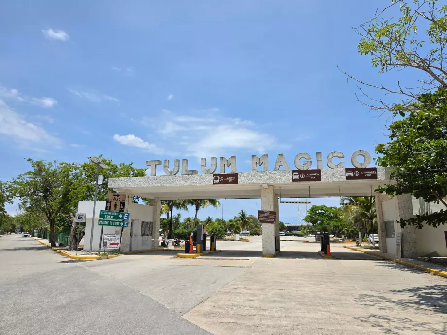Tulum Archaeological Site, entrance to the car park
