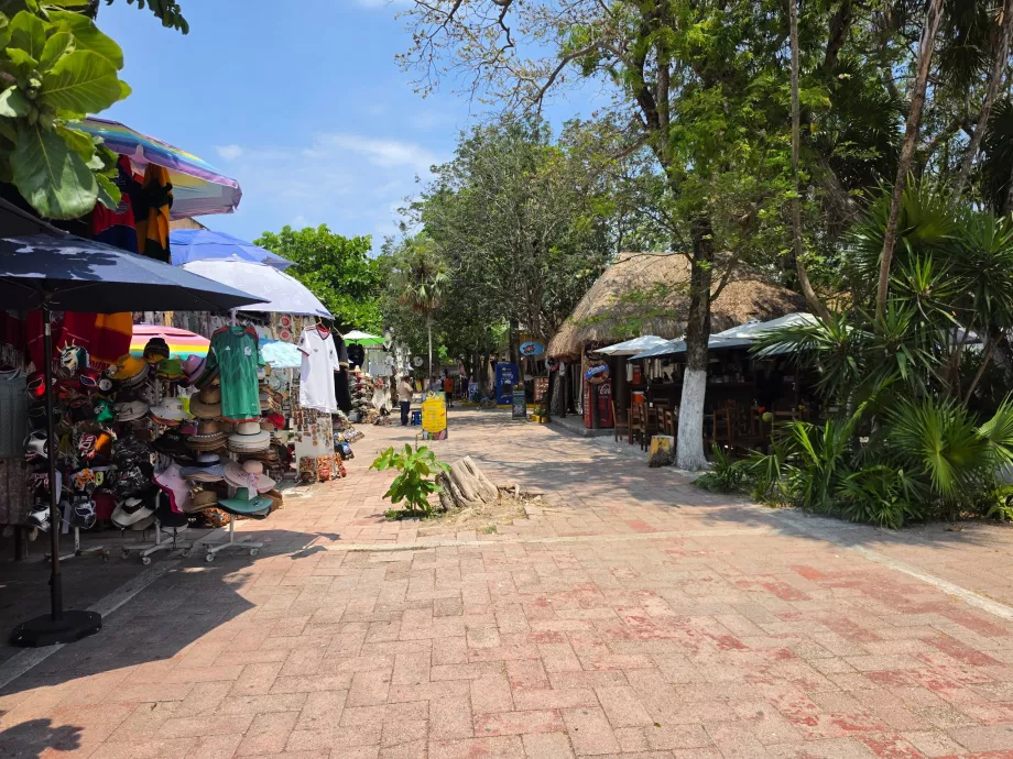 Tulum Archaeological Site, souvenir shops