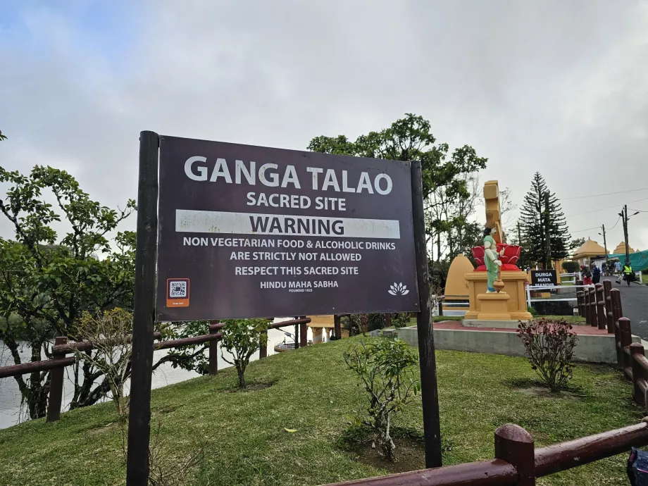 Signs at the Grand Bassin Temple