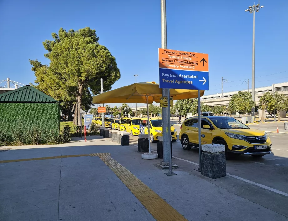 Taxi stand, domestic terminal 1