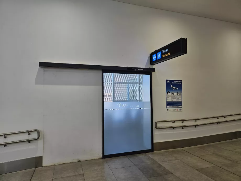 Smoking terrace after security check