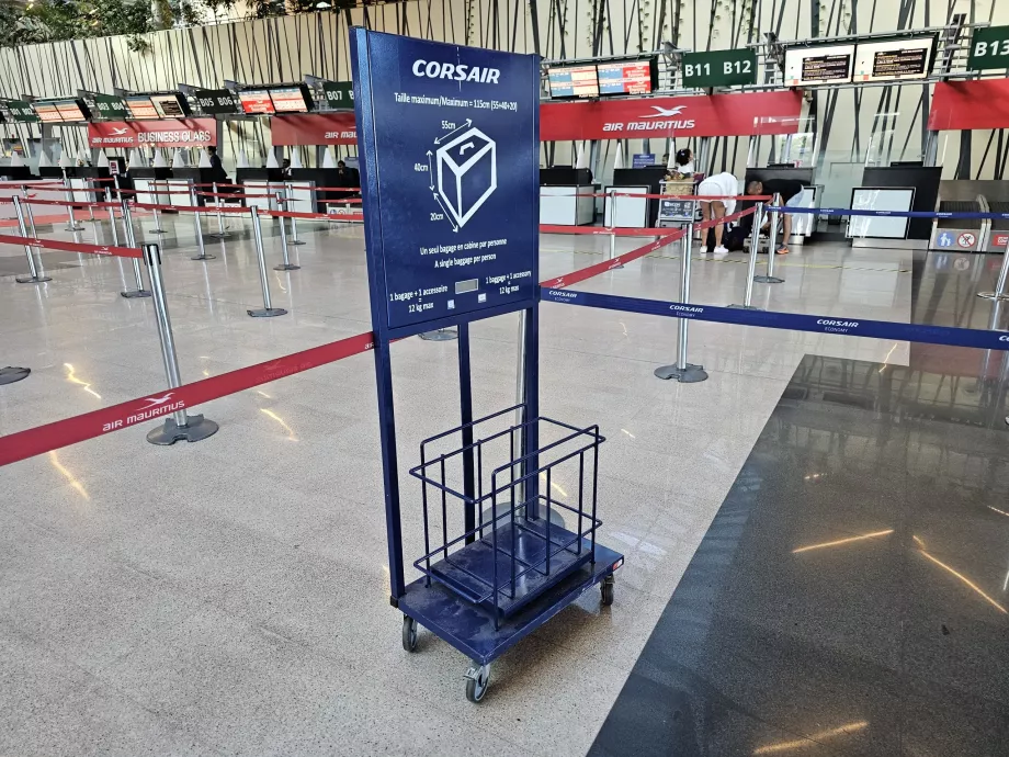 Hand luggage template
