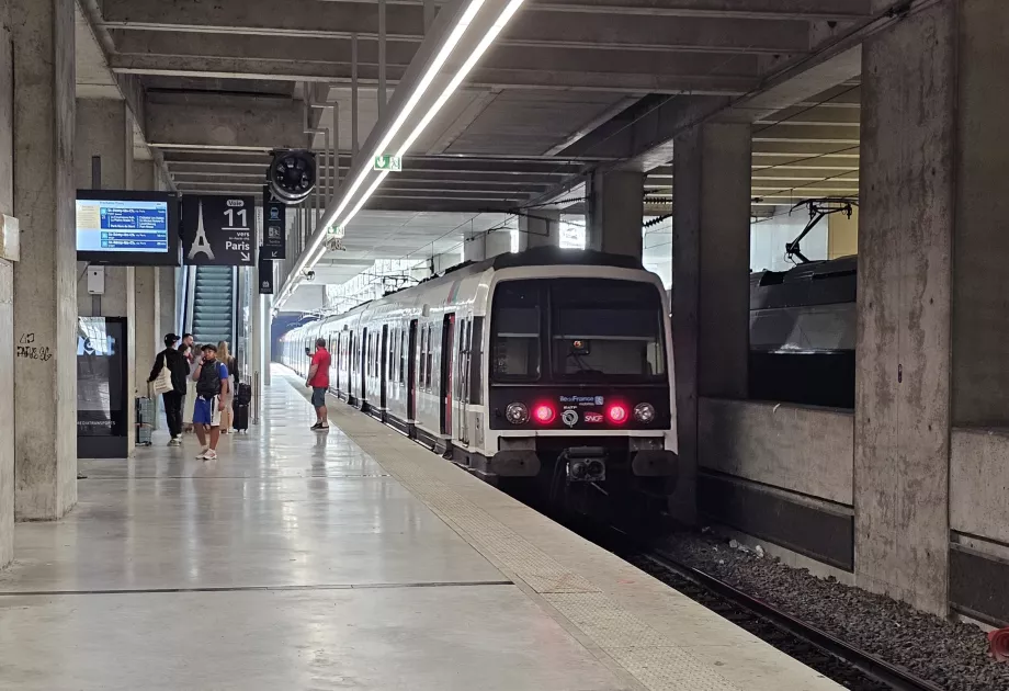 RER B train