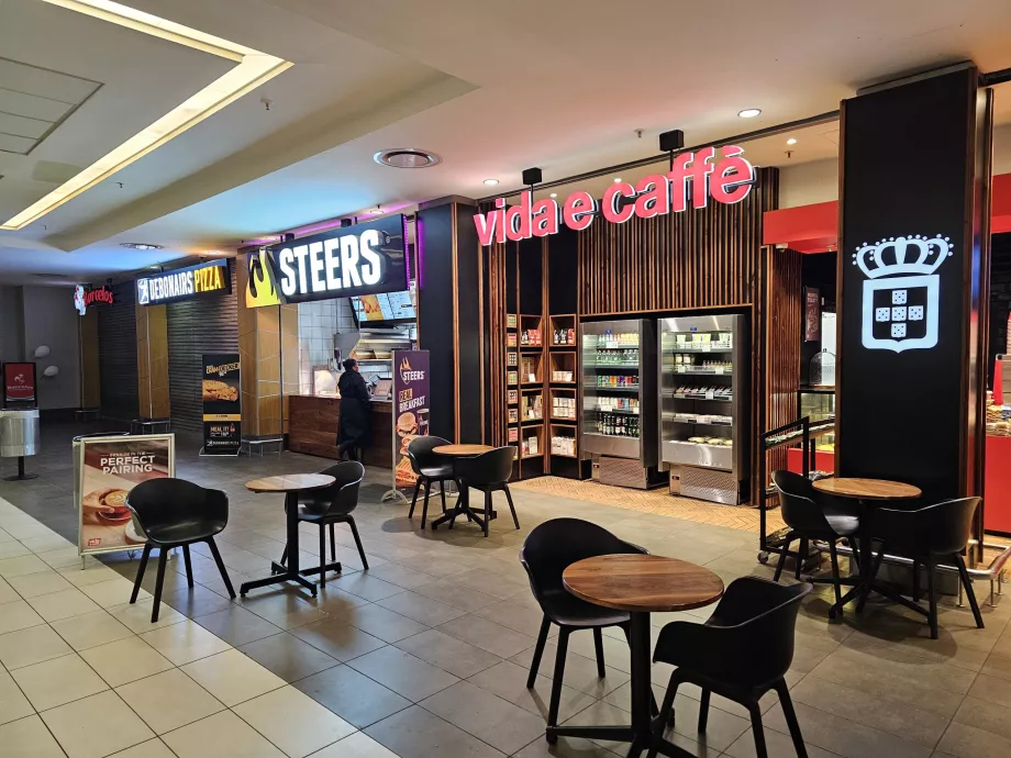 Cafés in the arrivals hall, public area