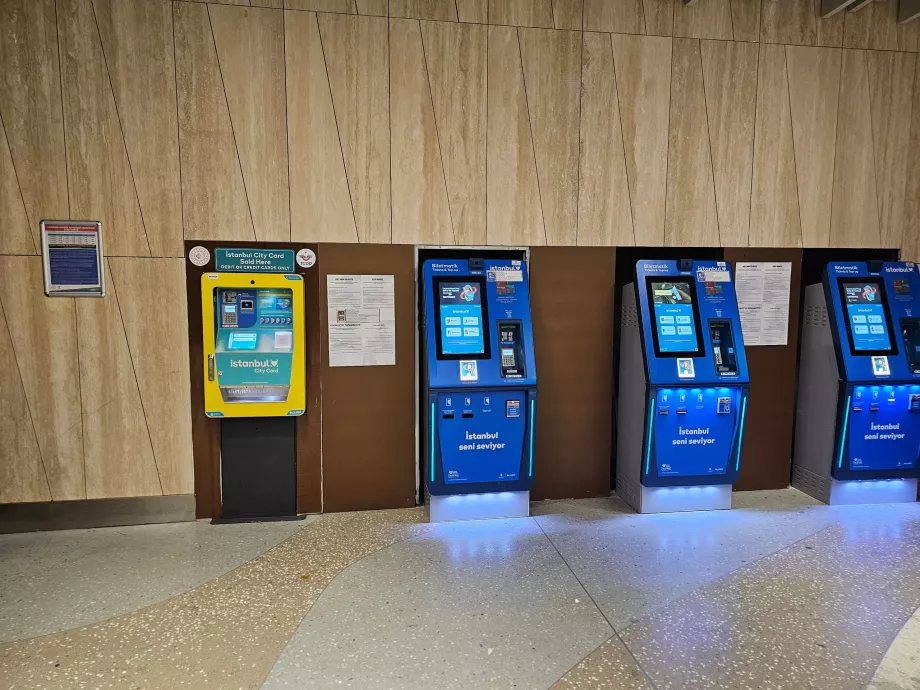 Blue machines - Istanbulkart, yellow-turquoise for Istanbul City Card