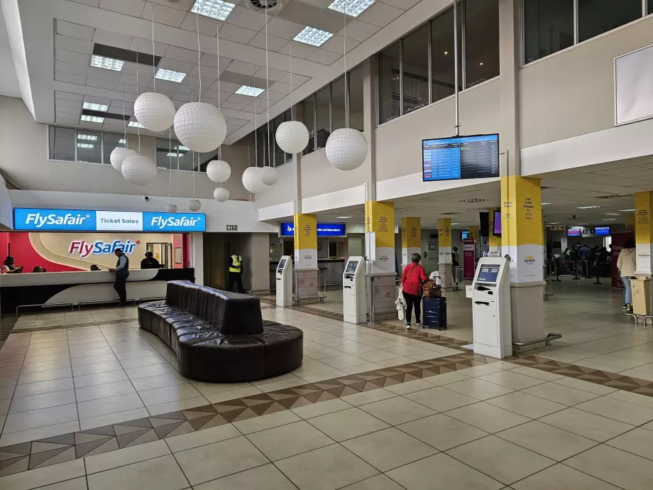 Departure hall
