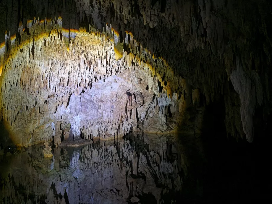 Aktun Chen Cave