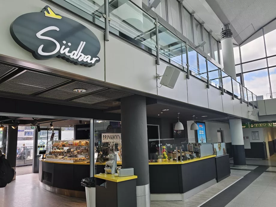 Restaurant in the departure hall