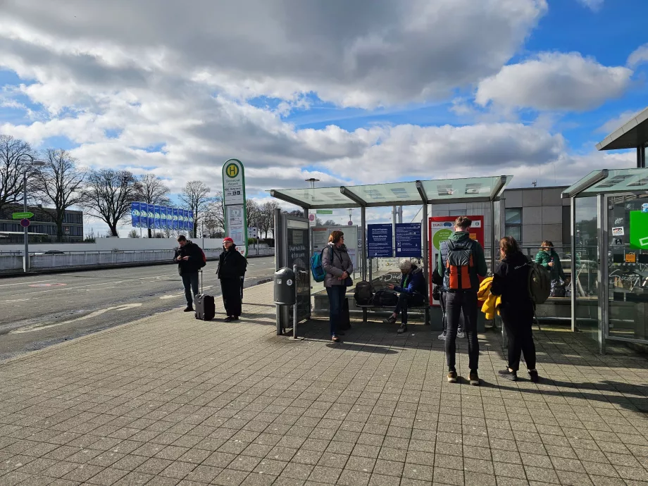 Bus stop 490 and ticket machine