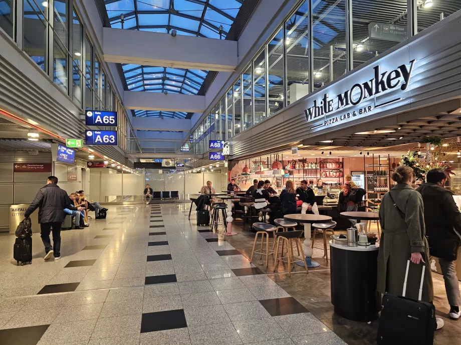 Restaurant in transit area