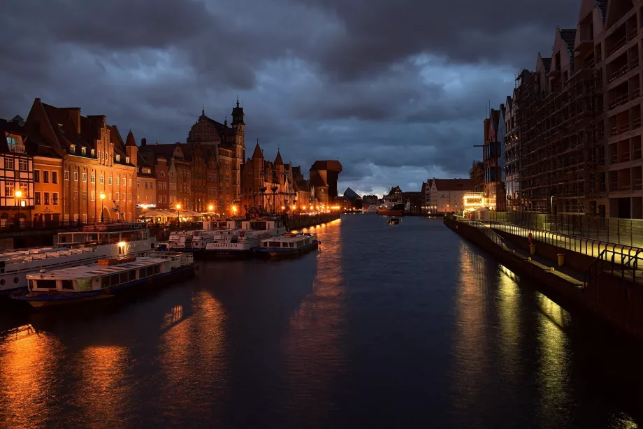 Moltway Embankment at night