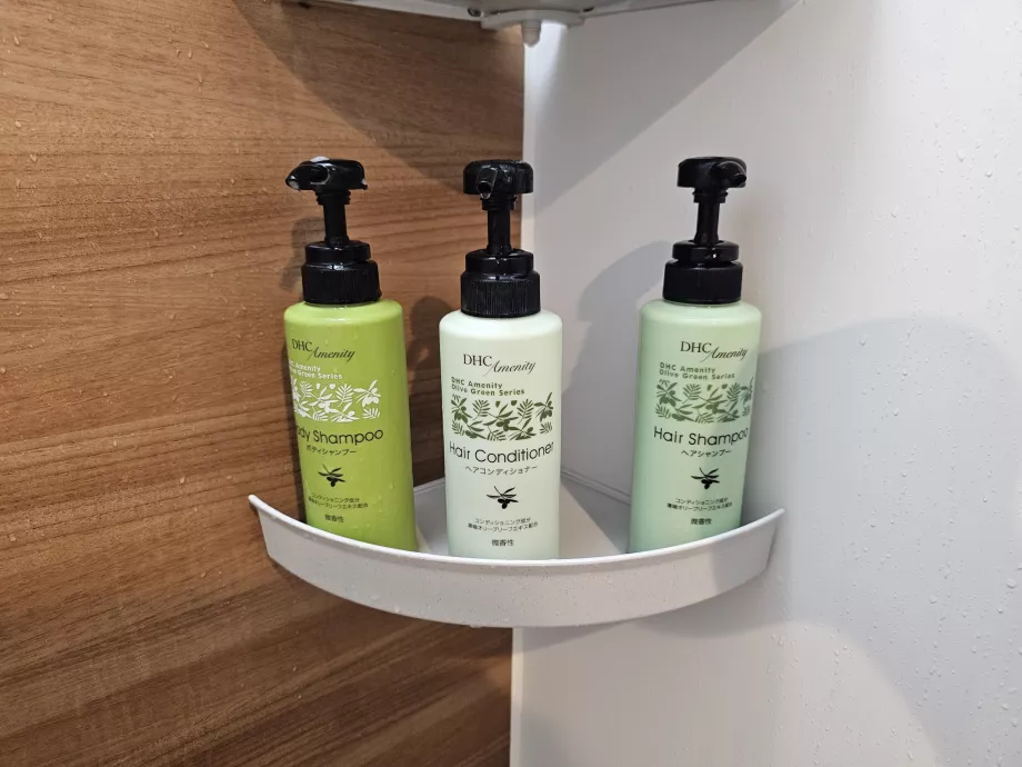 Amenities free in shower