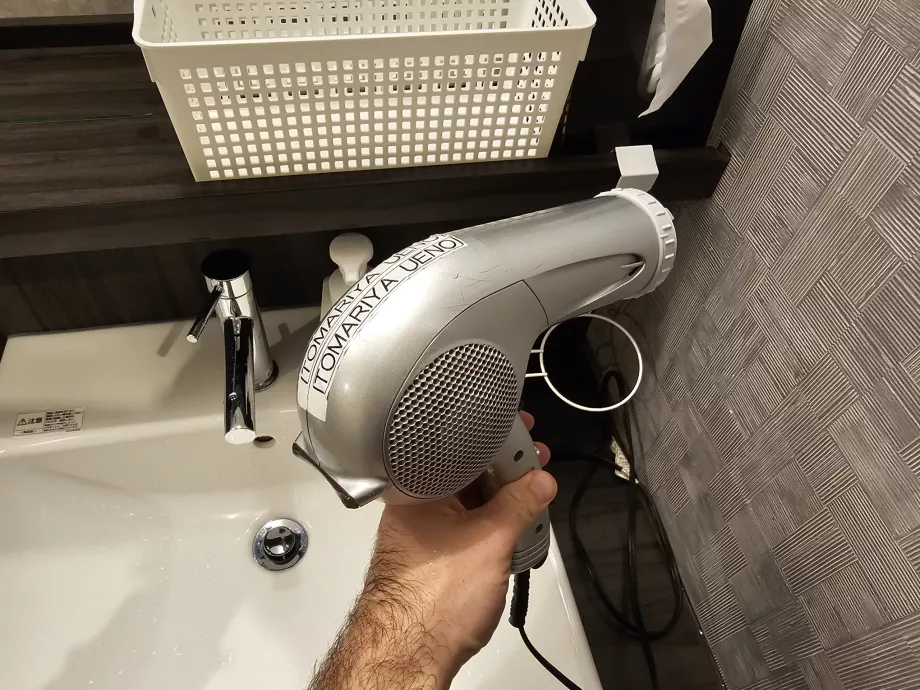 Hair dryer
