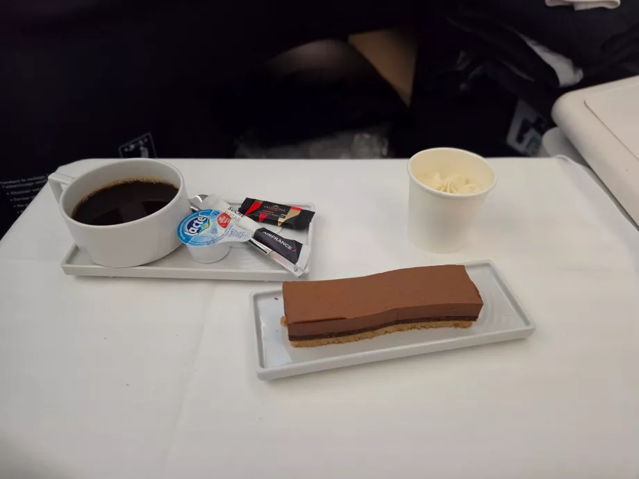 Lunch: a chocolate dessert and a coffee